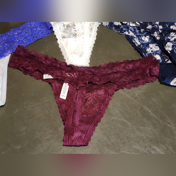 3/$25 Victoria's Secret Lace Thong Panties Size Medium - Picture 8 of 10